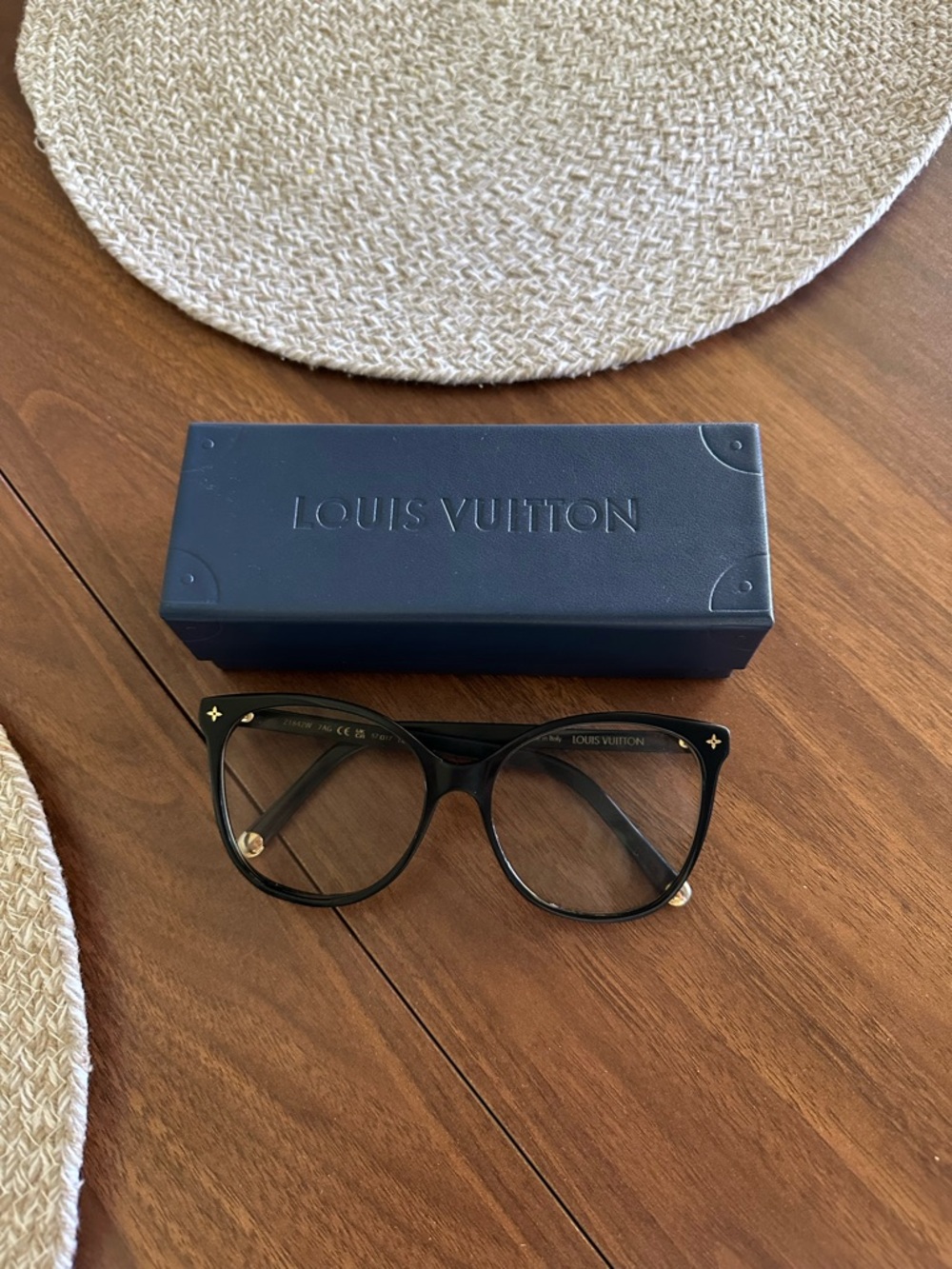 Louis Vuitton Black Cat-Eye Monogram Light Glasses - Picture 4 of 5